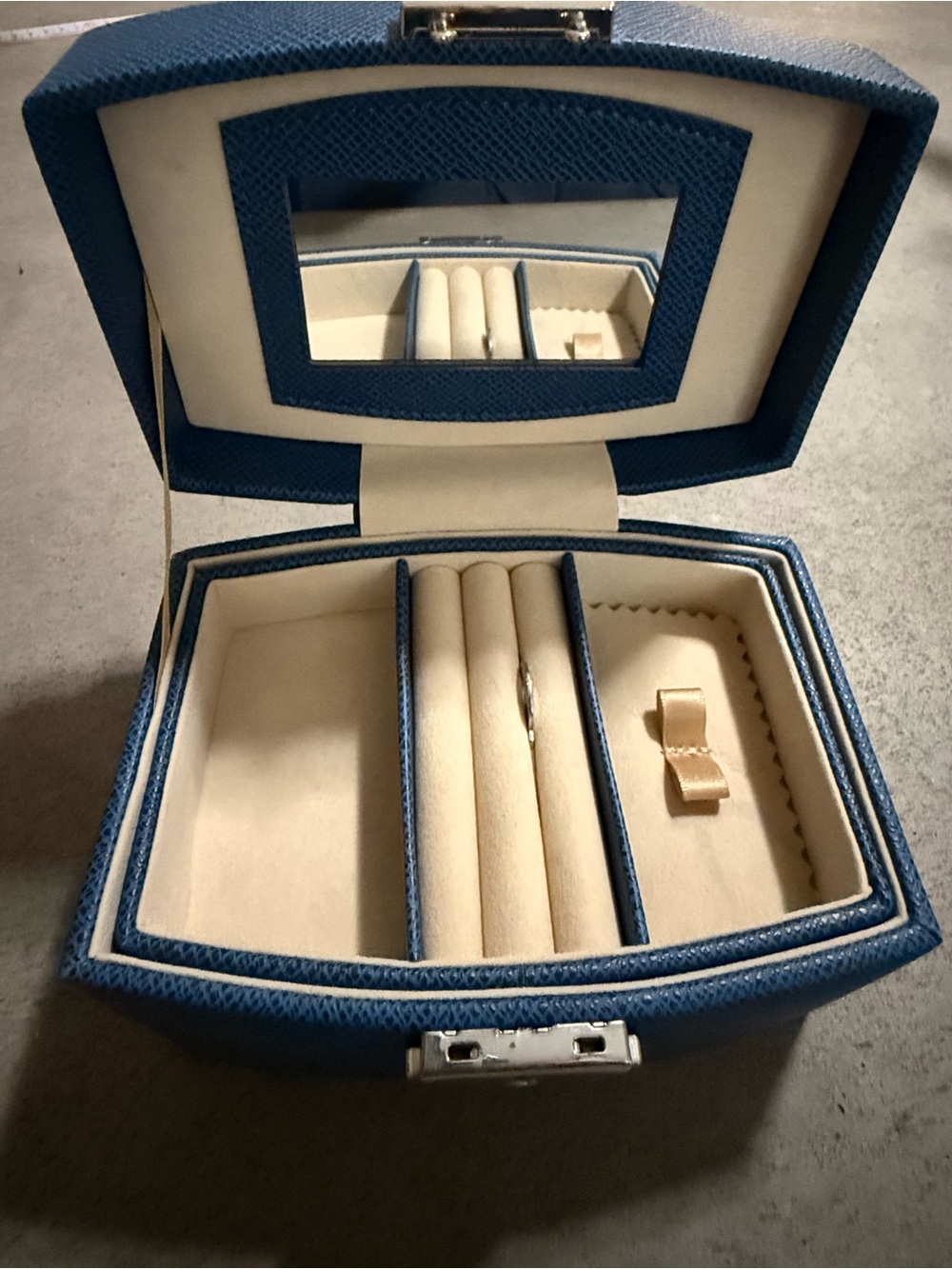 Na Hoku Blue Textured Jewelry Case with lock - Picture 3 of 5